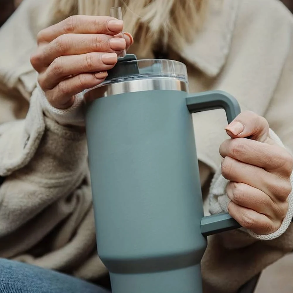 Tumbler termokop 1200 ml med håndtag, låg og sugerør (perfekt til kold/varm drikke) - Billede 4